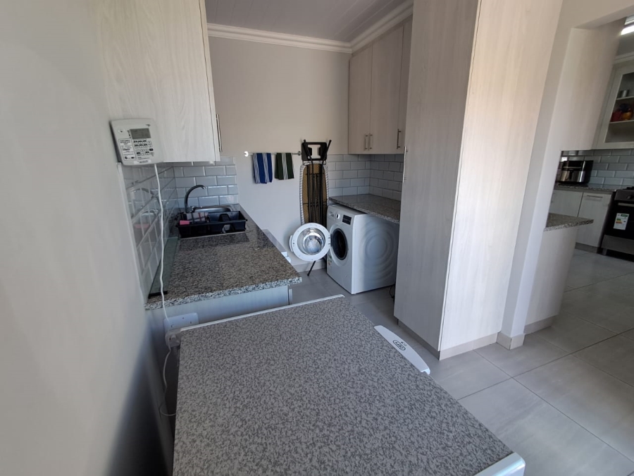 3 Bedroom Property for Sale in Avonddans Western Cape